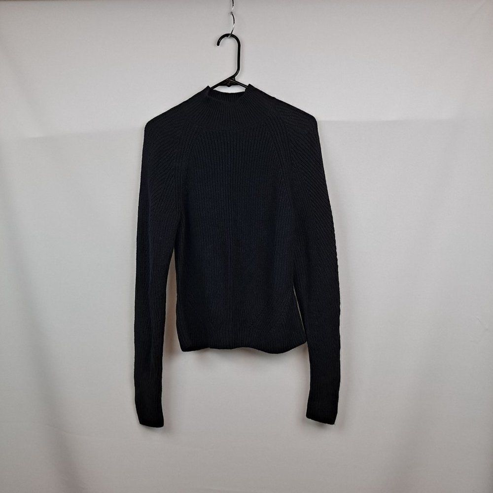 Gap Ladies mock neck sweater NWOT